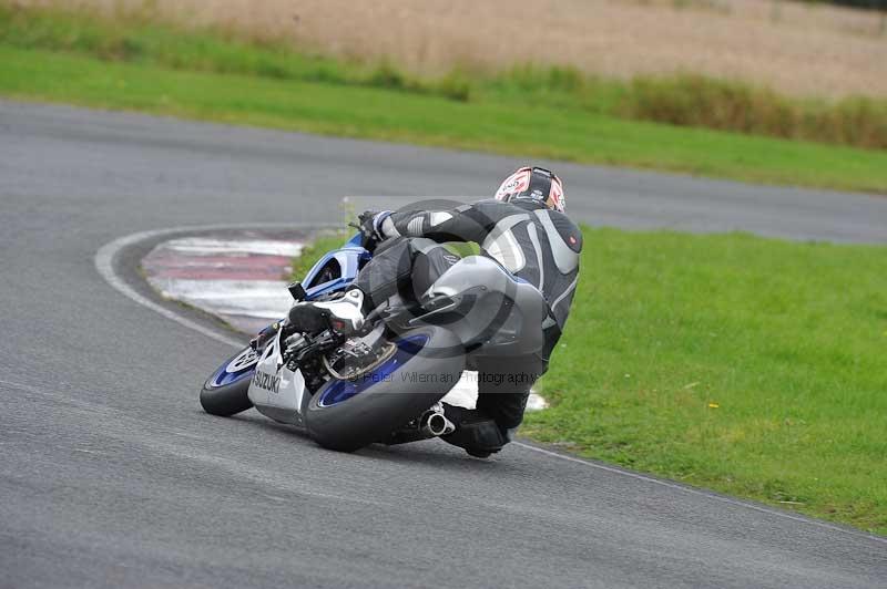 Motorcycle action photographs;cadwell;cadwell park photographs;event digital images;eventdigitalimages;motor racing louth lincolnshire;no limits trackdays;peter wileman photography;trackday;trackday digital images;trackday photos