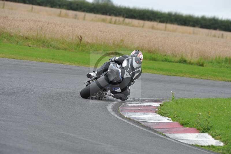 Motorcycle action photographs;cadwell;cadwell park photographs;event digital images;eventdigitalimages;motor racing louth lincolnshire;no limits trackdays;peter wileman photography;trackday;trackday digital images;trackday photos