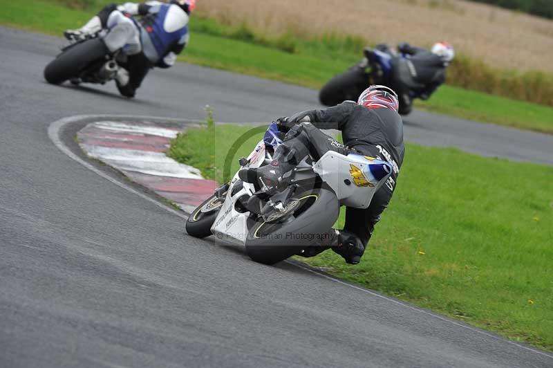 Motorcycle action photographs;cadwell;cadwell park photographs;event digital images;eventdigitalimages;motor racing louth lincolnshire;no limits trackdays;peter wileman photography;trackday;trackday digital images;trackday photos