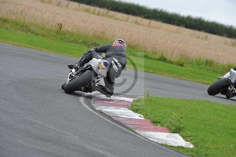 Motorcycle action photographs;cadwell;cadwell park photographs;event digital images;eventdigitalimages;motor racing louth lincolnshire;no limits trackdays;peter wileman photography;trackday;trackday digital images;trackday photos