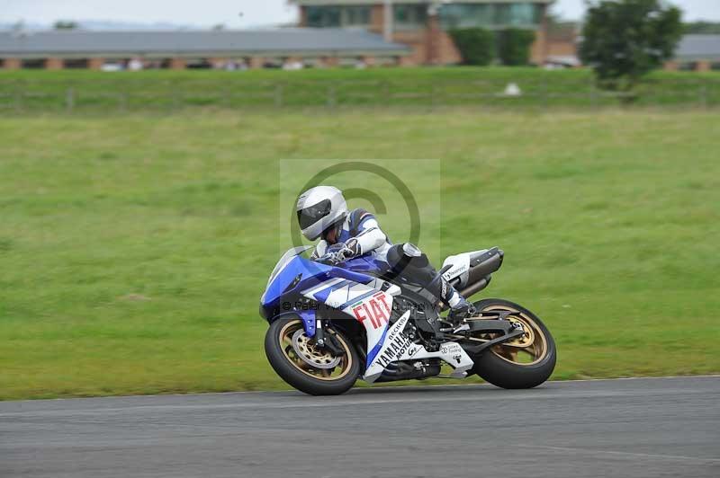 Motorcycle action photographs;cadwell;cadwell park photographs;event digital images;eventdigitalimages;motor racing louth lincolnshire;no limits trackdays;peter wileman photography;trackday;trackday digital images;trackday photos