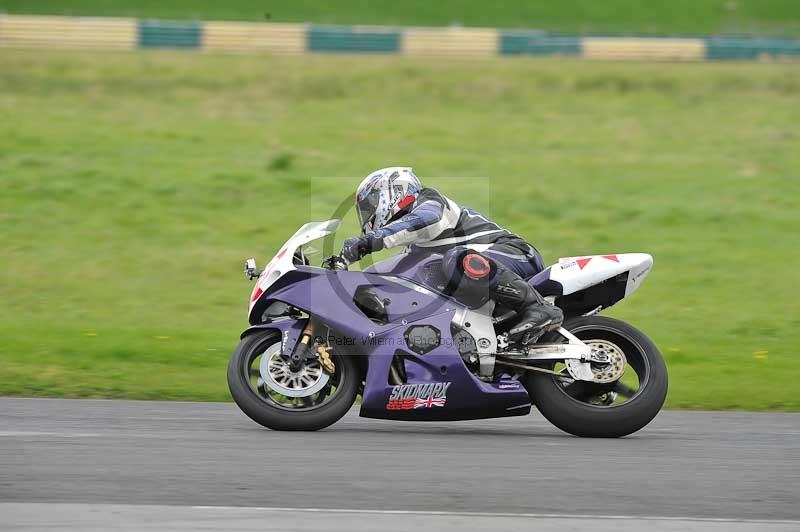 Motorcycle action photographs;cadwell;cadwell park photographs;event digital images;eventdigitalimages;motor racing louth lincolnshire;no limits trackdays;peter wileman photography;trackday;trackday digital images;trackday photos