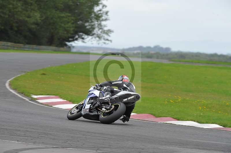Motorcycle action photographs;cadwell;cadwell park photographs;event digital images;eventdigitalimages;motor racing louth lincolnshire;no limits trackdays;peter wileman photography;trackday;trackday digital images;trackday photos
