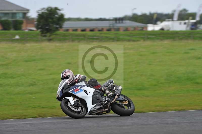 Motorcycle action photographs;cadwell;cadwell park photographs;event digital images;eventdigitalimages;motor racing louth lincolnshire;no limits trackdays;peter wileman photography;trackday;trackday digital images;trackday photos
