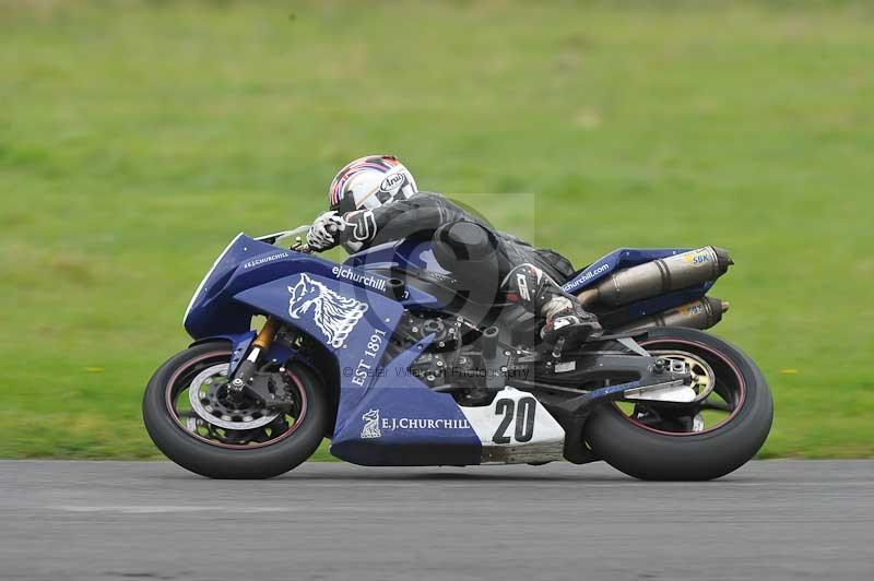 Motorcycle action photographs;cadwell;cadwell park photographs;event digital images;eventdigitalimages;motor racing louth lincolnshire;no limits trackdays;peter wileman photography;trackday;trackday digital images;trackday photos