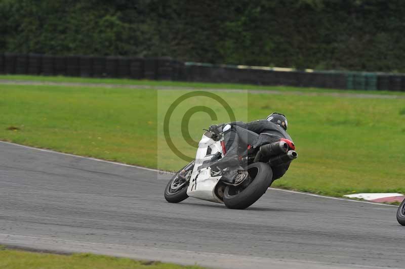 Motorcycle action photographs;cadwell;cadwell park photographs;event digital images;eventdigitalimages;motor racing louth lincolnshire;no limits trackdays;peter wileman photography;trackday;trackday digital images;trackday photos