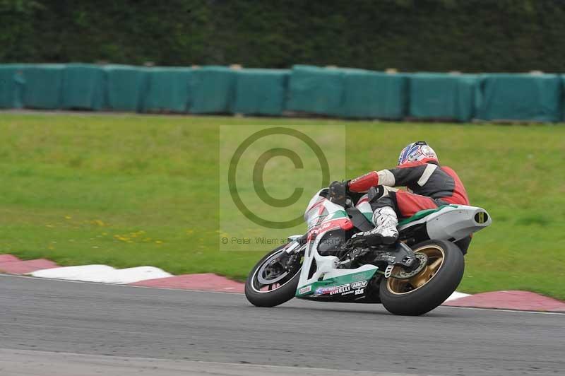 Motorcycle action photographs;cadwell;cadwell park photographs;event digital images;eventdigitalimages;motor racing louth lincolnshire;no limits trackdays;peter wileman photography;trackday;trackday digital images;trackday photos