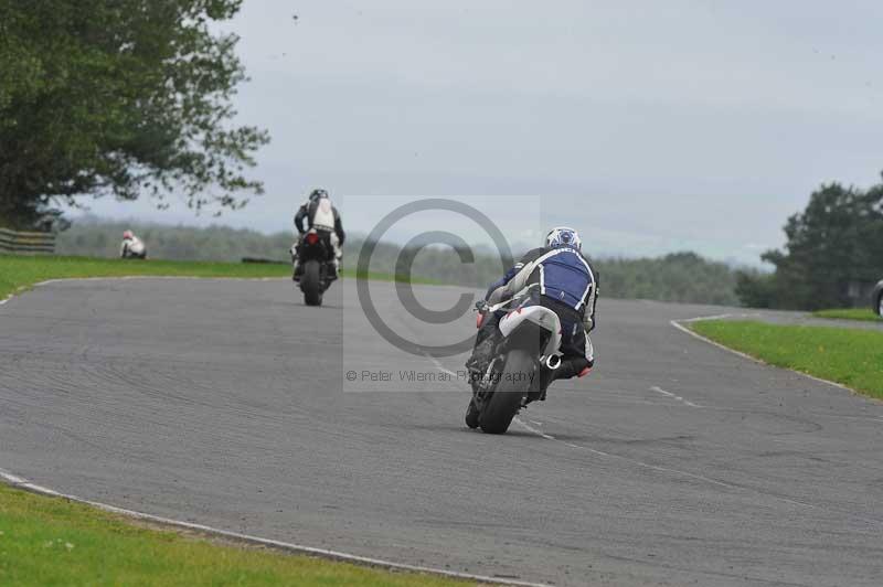 Motorcycle action photographs;cadwell;cadwell park photographs;event digital images;eventdigitalimages;motor racing louth lincolnshire;no limits trackdays;peter wileman photography;trackday;trackday digital images;trackday photos