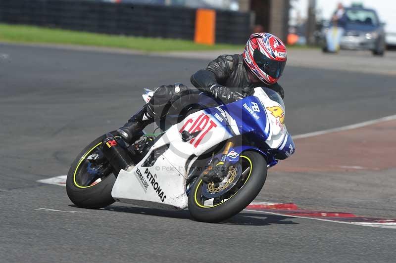 Motorcycle action photographs;cadwell;cadwell park photographs;event digital images;eventdigitalimages;motor racing louth lincolnshire;no limits trackdays;peter wileman photography;trackday;trackday digital images;trackday photos