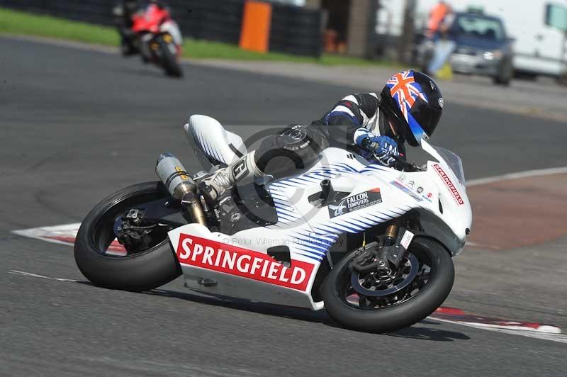 Motorcycle action photographs;cadwell;cadwell park photographs;event digital images;eventdigitalimages;motor racing louth lincolnshire;no limits trackdays;peter wileman photography;trackday;trackday digital images;trackday photos