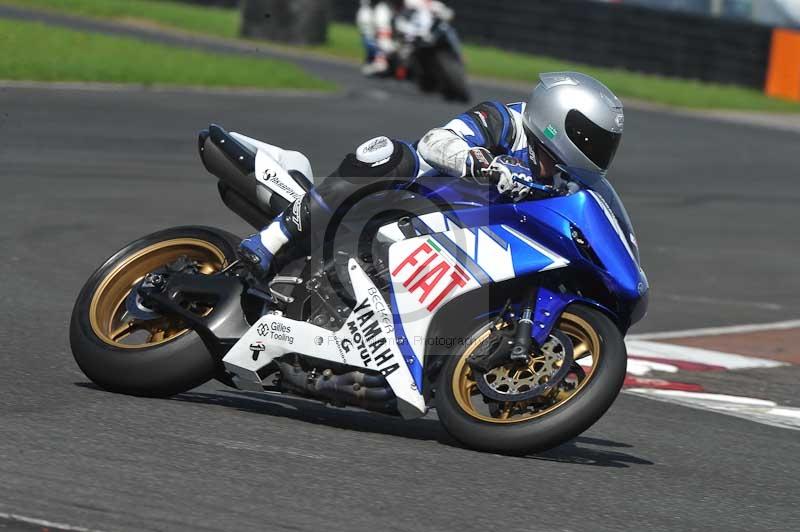 Motorcycle action photographs;cadwell;cadwell park photographs;event digital images;eventdigitalimages;motor racing louth lincolnshire;no limits trackdays;peter wileman photography;trackday;trackday digital images;trackday photos