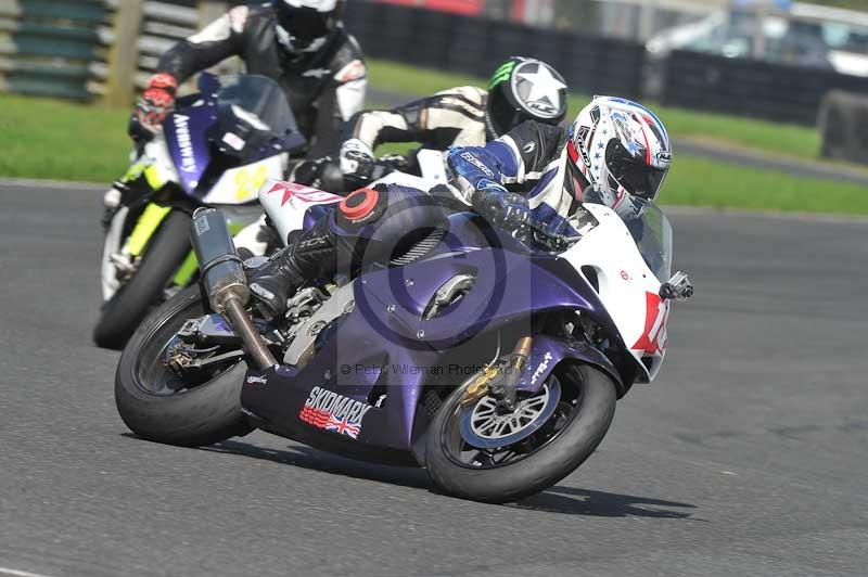Motorcycle action photographs;cadwell;cadwell park photographs;event digital images;eventdigitalimages;motor racing louth lincolnshire;no limits trackdays;peter wileman photography;trackday;trackday digital images;trackday photos