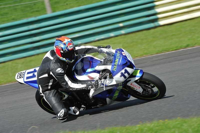 Motorcycle action photographs;cadwell;cadwell park photographs;event digital images;eventdigitalimages;motor racing louth lincolnshire;no limits trackdays;peter wileman photography;trackday;trackday digital images;trackday photos