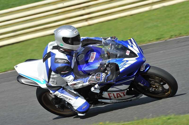 Motorcycle action photographs;cadwell;cadwell park photographs;event digital images;eventdigitalimages;motor racing louth lincolnshire;no limits trackdays;peter wileman photography;trackday;trackday digital images;trackday photos