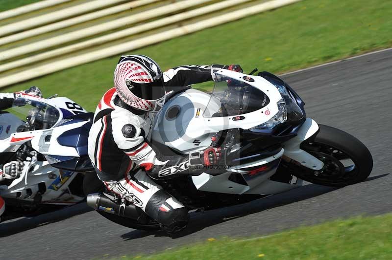 Motorcycle action photographs;cadwell;cadwell park photographs;event digital images;eventdigitalimages;motor racing louth lincolnshire;no limits trackdays;peter wileman photography;trackday;trackday digital images;trackday photos