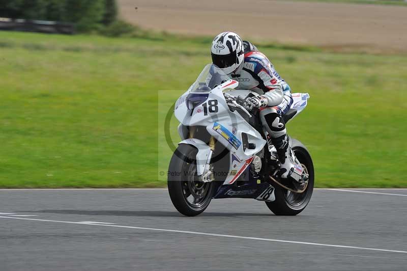 Motorcycle action photographs;cadwell;cadwell park photographs;event digital images;eventdigitalimages;motor racing louth lincolnshire;no limits trackdays;peter wileman photography;trackday;trackday digital images;trackday photos