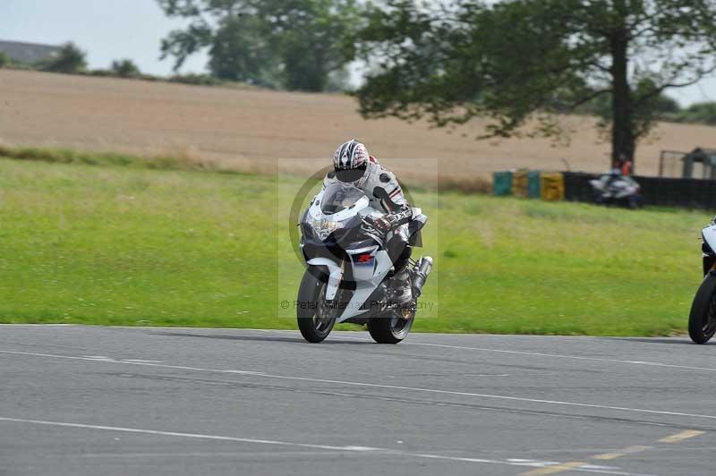 Motorcycle action photographs;cadwell;cadwell park photographs;event digital images;eventdigitalimages;motor racing louth lincolnshire;no limits trackdays;peter wileman photography;trackday;trackday digital images;trackday photos