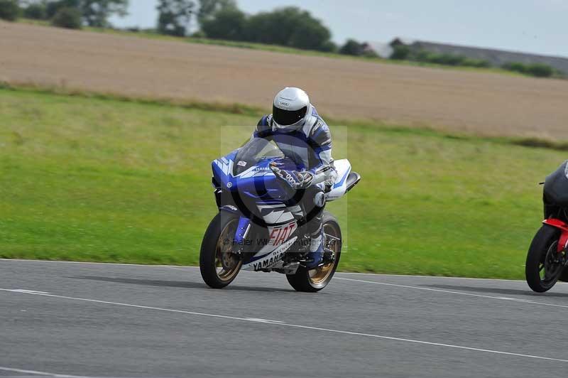 Motorcycle action photographs;cadwell;cadwell park photographs;event digital images;eventdigitalimages;motor racing louth lincolnshire;no limits trackdays;peter wileman photography;trackday;trackday digital images;trackday photos