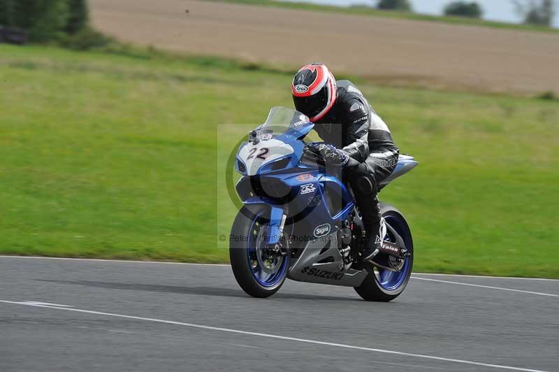 Motorcycle action photographs;cadwell;cadwell park photographs;event digital images;eventdigitalimages;motor racing louth lincolnshire;no limits trackdays;peter wileman photography;trackday;trackday digital images;trackday photos