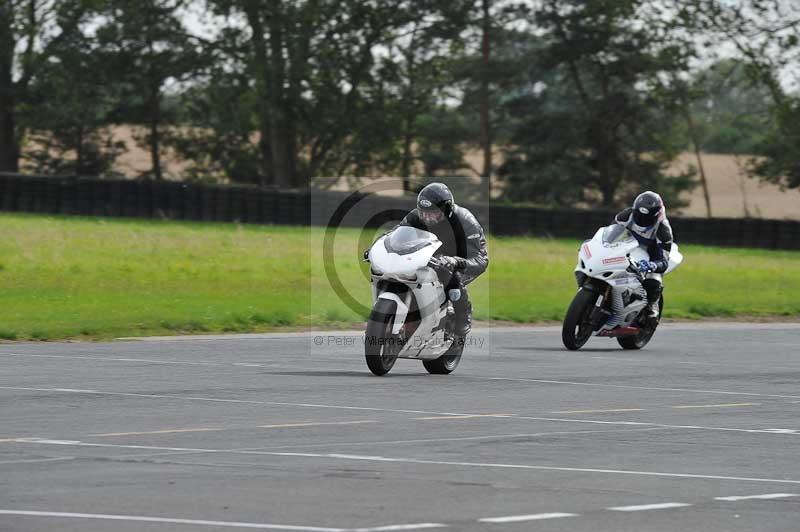 Motorcycle action photographs;cadwell;cadwell park photographs;event digital images;eventdigitalimages;motor racing louth lincolnshire;no limits trackdays;peter wileman photography;trackday;trackday digital images;trackday photos