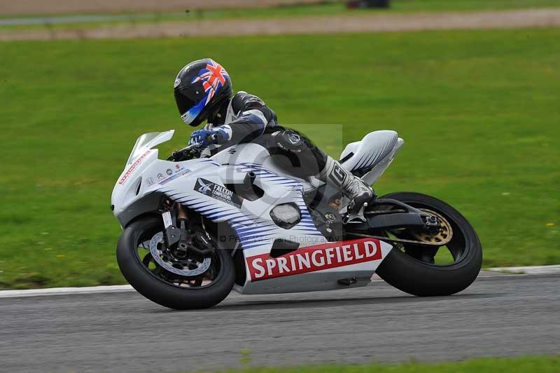 Motorcycle action photographs;cadwell;cadwell park photographs;event digital images;eventdigitalimages;motor racing louth lincolnshire;no limits trackdays;peter wileman photography;trackday;trackday digital images;trackday photos