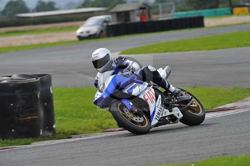 Motorcycle action photographs;cadwell;cadwell park photographs;event digital images;eventdigitalimages;motor racing louth lincolnshire;no limits trackdays;peter wileman photography;trackday;trackday digital images;trackday photos