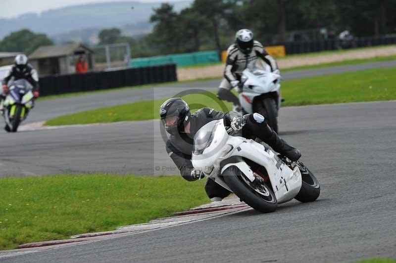 Motorcycle action photographs;cadwell;cadwell park photographs;event digital images;eventdigitalimages;motor racing louth lincolnshire;no limits trackdays;peter wileman photography;trackday;trackday digital images;trackday photos