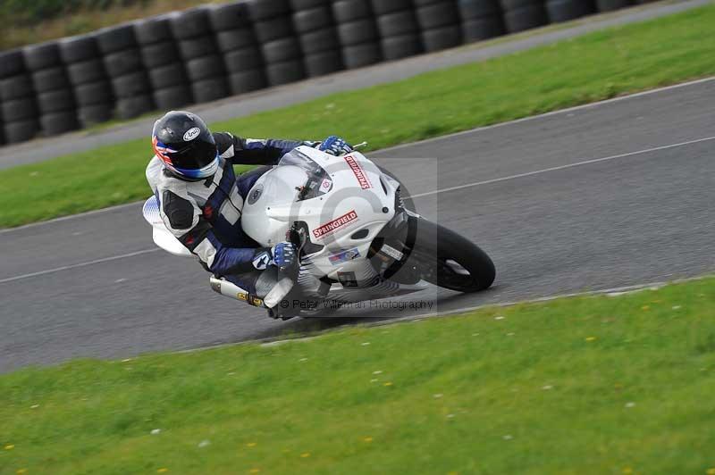 Motorcycle action photographs;cadwell;cadwell park photographs;event digital images;eventdigitalimages;motor racing louth lincolnshire;no limits trackdays;peter wileman photography;trackday;trackday digital images;trackday photos