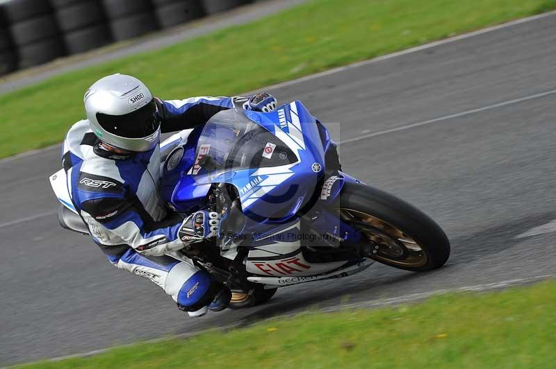 Motorcycle action photographs;cadwell;cadwell park photographs;event digital images;eventdigitalimages;motor racing louth lincolnshire;no limits trackdays;peter wileman photography;trackday;trackday digital images;trackday photos