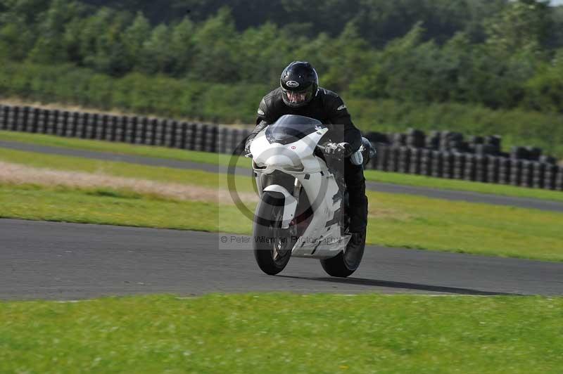 Motorcycle action photographs;cadwell;cadwell park photographs;event digital images;eventdigitalimages;motor racing louth lincolnshire;no limits trackdays;peter wileman photography;trackday;trackday digital images;trackday photos