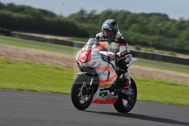 Motorcycle action photographs;cadwell;cadwell park photographs;event digital images;eventdigitalimages;motor racing louth lincolnshire;no limits trackdays;peter wileman photography;trackday;trackday digital images;trackday photos