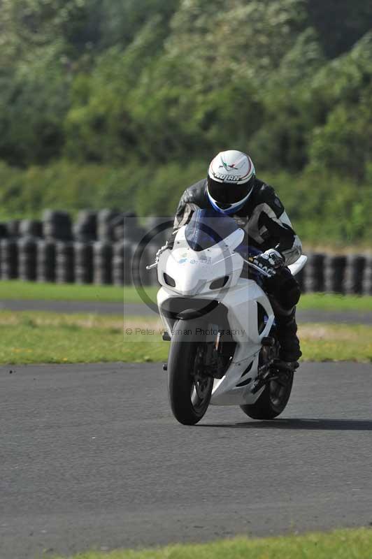 Motorcycle action photographs;cadwell;cadwell park photographs;event digital images;eventdigitalimages;motor racing louth lincolnshire;no limits trackdays;peter wileman photography;trackday;trackday digital images;trackday photos