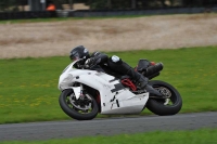 Motorcycle-action-photographs;cadwell;cadwell-park-photographs;event-digital-images;eventdigitalimages;motor-racing-louth-lincolnshire;no-limits-trackdays;peter-wileman-photography;trackday;trackday-digital-images;trackday-photos