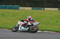 Motorcycle-action-photographs;cadwell;cadwell-park-photographs;event-digital-images;eventdigitalimages;motor-racing-louth-lincolnshire;no-limits-trackdays;peter-wileman-photography;trackday;trackday-digital-images;trackday-photos