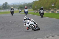 Motorcycle-action-photographs;cadwell;cadwell-park-photographs;event-digital-images;eventdigitalimages;motor-racing-louth-lincolnshire;no-limits-trackdays;peter-wileman-photography;trackday;trackday-digital-images;trackday-photos