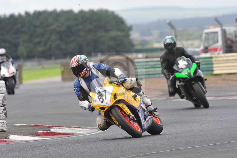 Motorcycle action photographs;cadwell;cadwell park photographs;event digital images;eventdigitalimages;motor racing louth lincolnshire;no limits trackdays;peter wileman photography;trackday;trackday digital images;trackday photos
