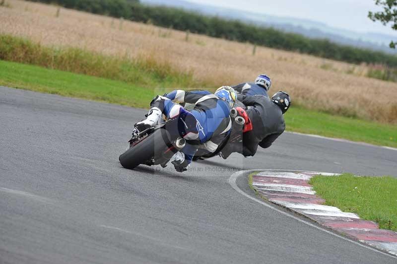 Motorcycle action photographs;cadwell;cadwell park photographs;event digital images;eventdigitalimages;motor racing louth lincolnshire;no limits trackdays;peter wileman photography;trackday;trackday digital images;trackday photos