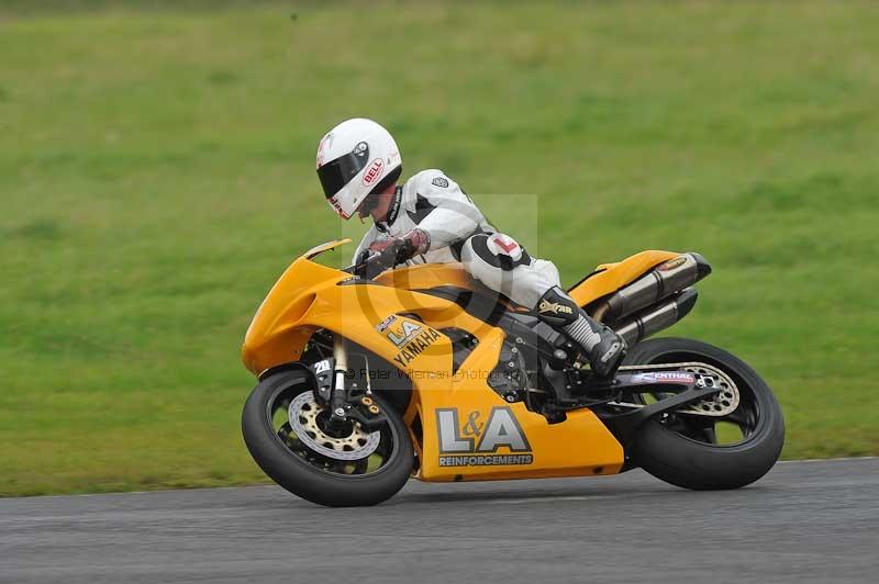 Motorcycle action photographs;cadwell;cadwell park photographs;event digital images;eventdigitalimages;motor racing louth lincolnshire;no limits trackdays;peter wileman photography;trackday;trackday digital images;trackday photos