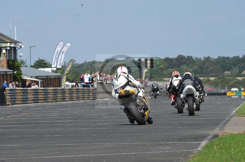 Motorcycle action photographs;cadwell;cadwell park photographs;event digital images;eventdigitalimages;motor racing louth lincolnshire;no limits trackdays;peter wileman photography;trackday;trackday digital images;trackday photos