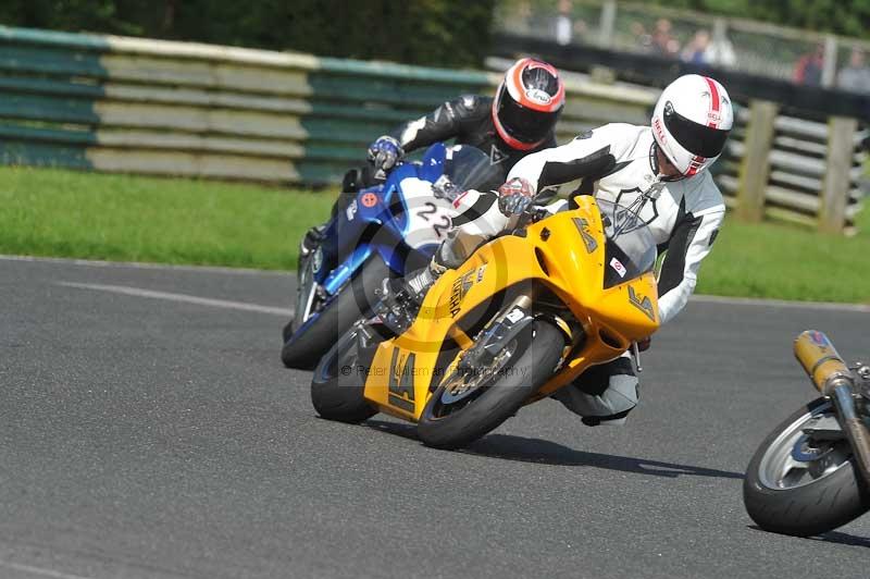 Motorcycle action photographs;cadwell;cadwell park photographs;event digital images;eventdigitalimages;motor racing louth lincolnshire;no limits trackdays;peter wileman photography;trackday;trackday digital images;trackday photos
