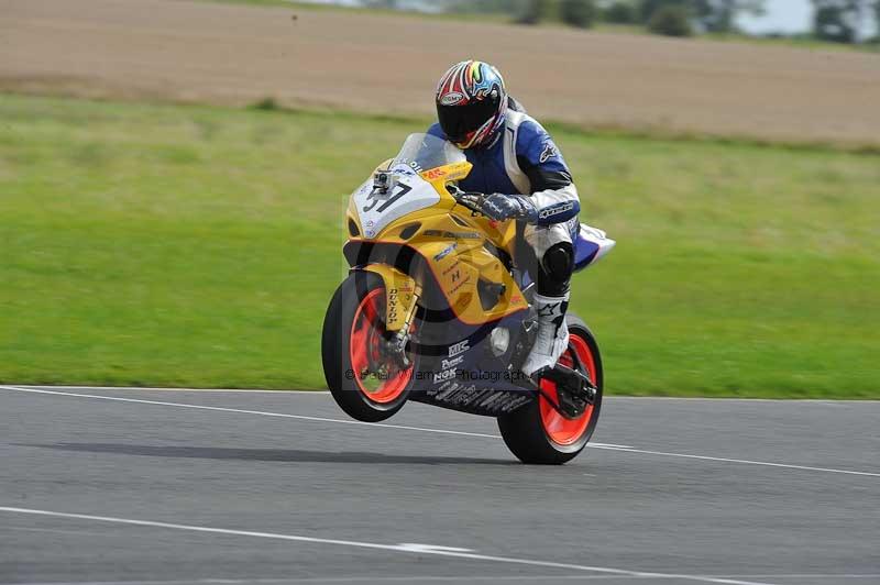 Motorcycle action photographs;cadwell;cadwell park photographs;event digital images;eventdigitalimages;motor racing louth lincolnshire;no limits trackdays;peter wileman photography;trackday;trackday digital images;trackday photos