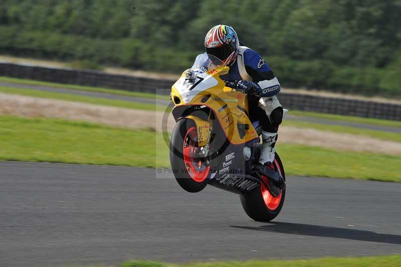 Motorcycle action photographs;cadwell;cadwell park photographs;event digital images;eventdigitalimages;motor racing louth lincolnshire;no limits trackdays;peter wileman photography;trackday;trackday digital images;trackday photos
