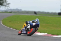 Motorcycle-action-photographs;cadwell;cadwell-park-photographs;event-digital-images;eventdigitalimages;motor-racing-louth-lincolnshire;no-limits-trackdays;peter-wileman-photography;trackday;trackday-digital-images;trackday-photos