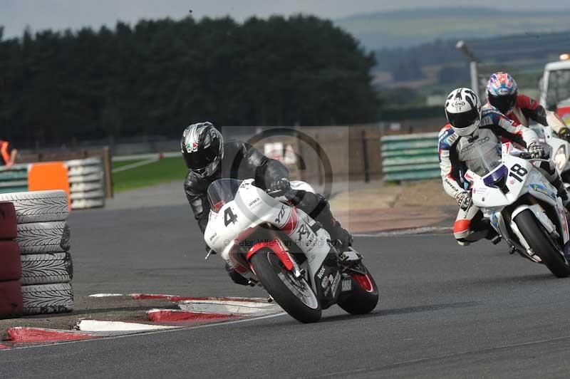 Motorcycle action photographs;cadwell;cadwell park photographs;event digital images;eventdigitalimages;motor racing louth lincolnshire;no limits trackdays;peter wileman photography;trackday;trackday digital images;trackday photos