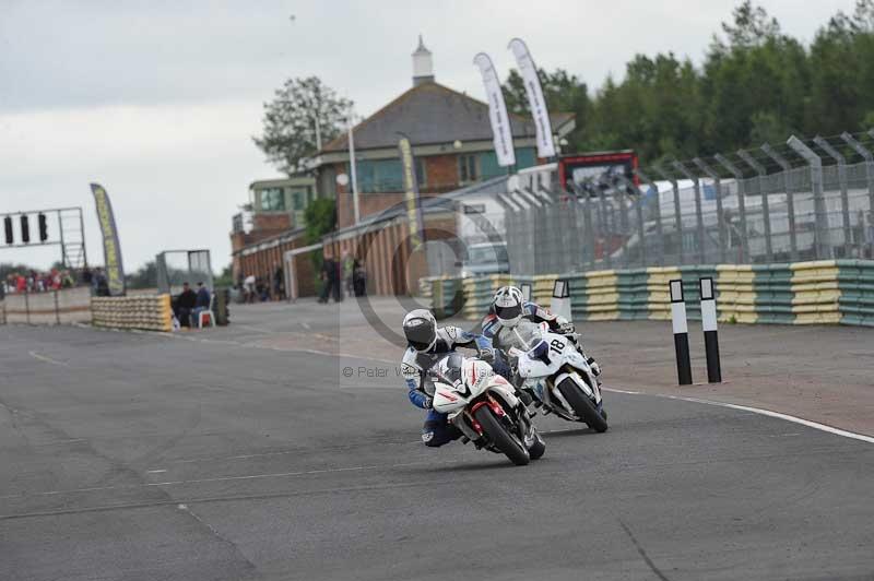 Motorcycle action photographs;cadwell;cadwell park photographs;event digital images;eventdigitalimages;motor racing louth lincolnshire;no limits trackdays;peter wileman photography;trackday;trackday digital images;trackday photos