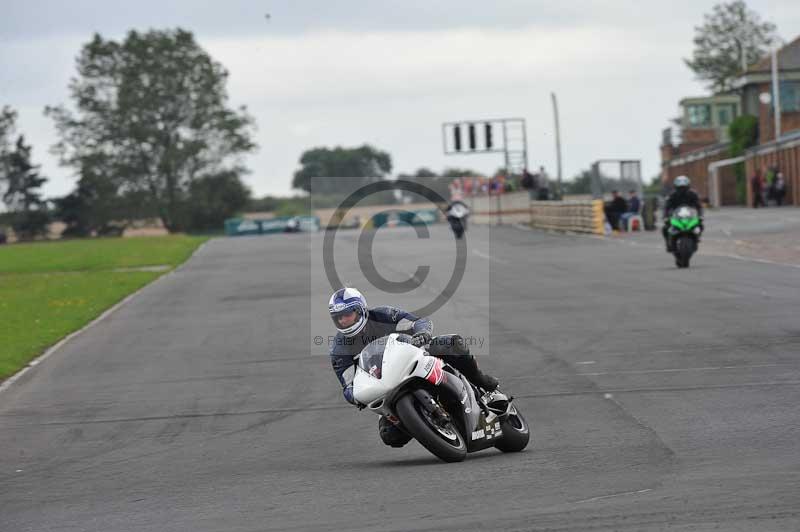 Motorcycle action photographs;cadwell;cadwell park photographs;event digital images;eventdigitalimages;motor racing louth lincolnshire;no limits trackdays;peter wileman photography;trackday;trackday digital images;trackday photos