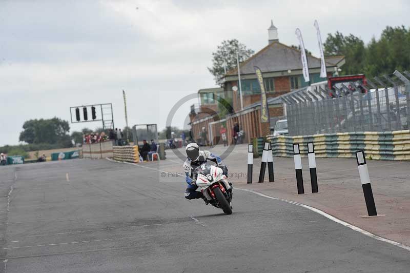 Motorcycle action photographs;cadwell;cadwell park photographs;event digital images;eventdigitalimages;motor racing louth lincolnshire;no limits trackdays;peter wileman photography;trackday;trackday digital images;trackday photos