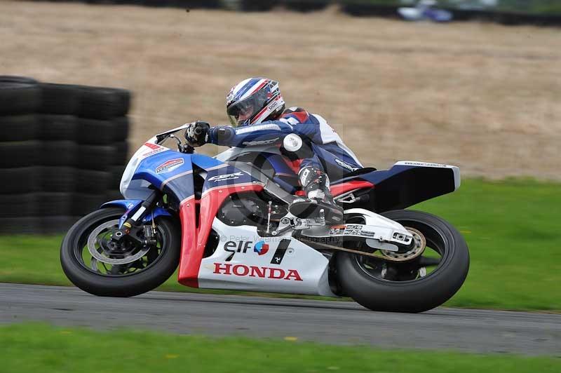 Motorcycle action photographs;cadwell;cadwell park photographs;event digital images;eventdigitalimages;motor racing louth lincolnshire;no limits trackdays;peter wileman photography;trackday;trackday digital images;trackday photos