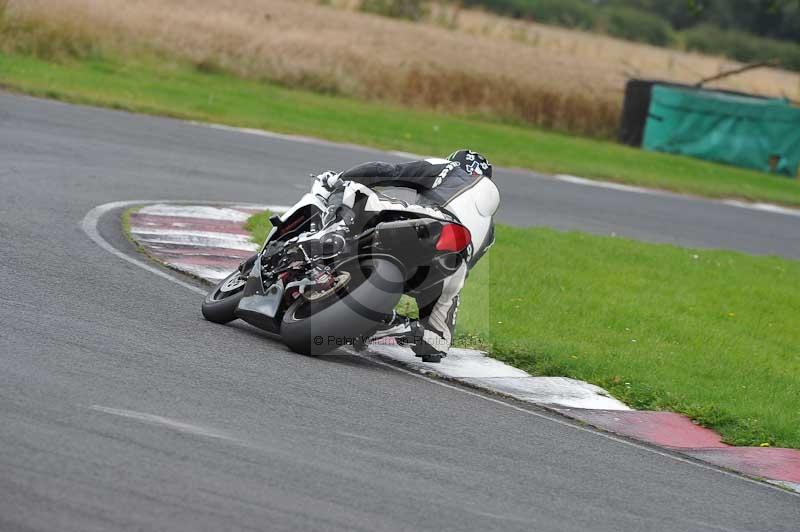 Motorcycle action photographs;cadwell;cadwell park photographs;event digital images;eventdigitalimages;motor racing louth lincolnshire;no limits trackdays;peter wileman photography;trackday;trackday digital images;trackday photos