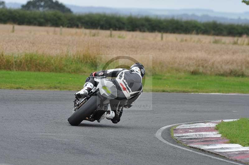 Motorcycle action photographs;cadwell;cadwell park photographs;event digital images;eventdigitalimages;motor racing louth lincolnshire;no limits trackdays;peter wileman photography;trackday;trackday digital images;trackday photos